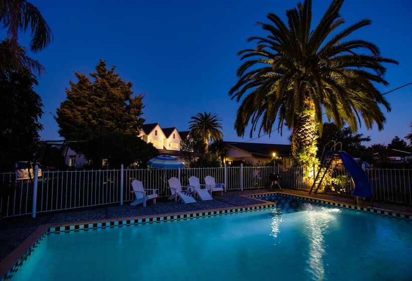 Asure Colonial Lodge Motel