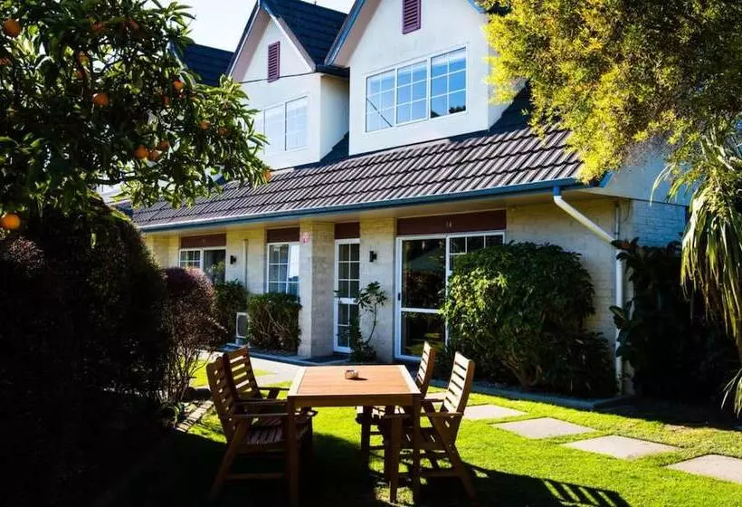 Asure Colonial Lodge Motel