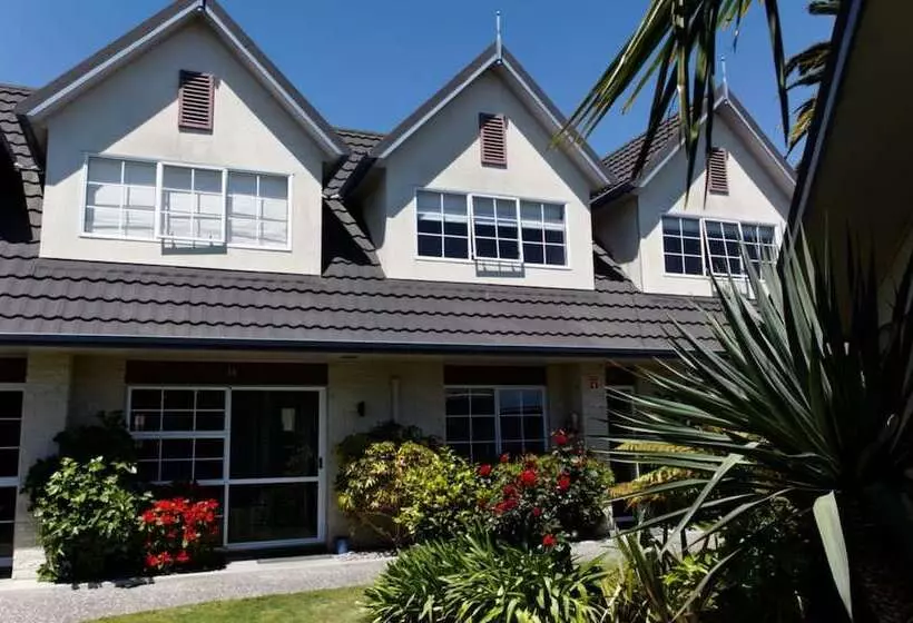 Asure Colonial Lodge Motel