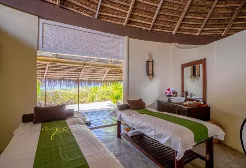 호텔 Adaaran Select Huduran Fushi   Premium All Inclusive