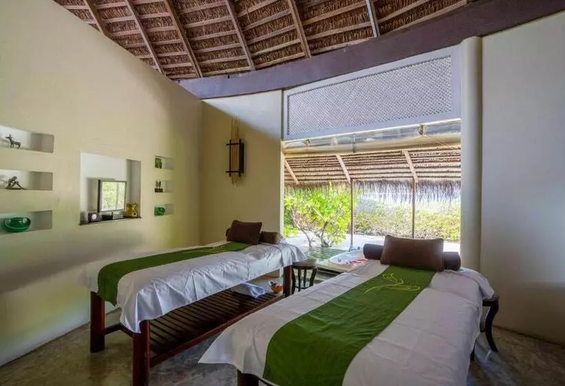 호텔 Adaaran Select Huduran Fushi   Premium All Inclusive