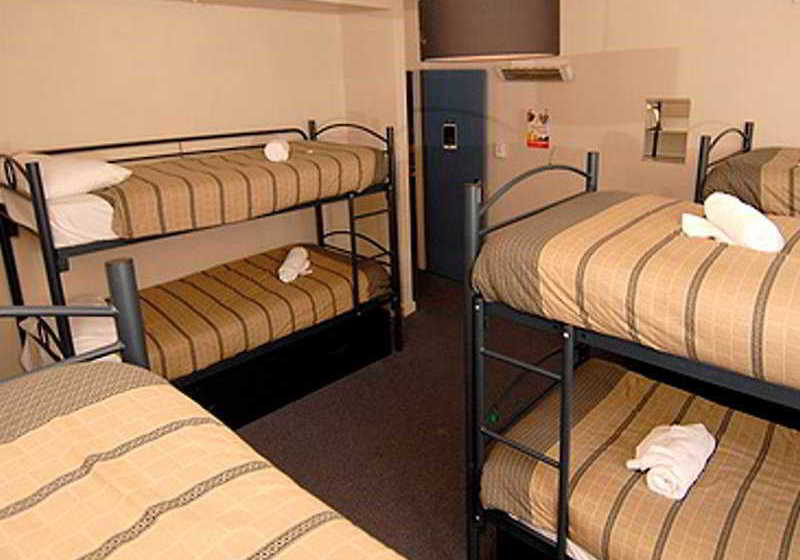 فندق Base Christchurch