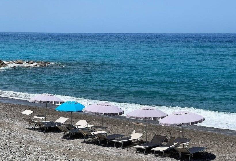 בית מלון כפרי Capo Nettuno