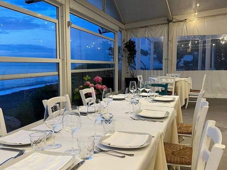 בית מלון כפרי Capo Nettuno