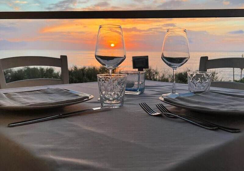 בית מלון כפרי Capo Nettuno