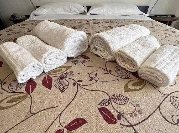 בית מלון כפרי Capo Nettuno