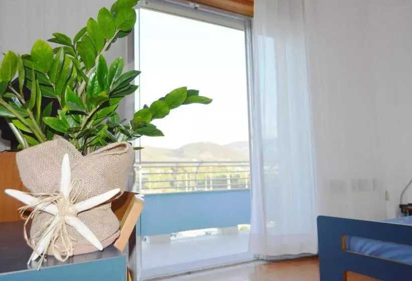 בית מלון כפרי Capo Nettuno