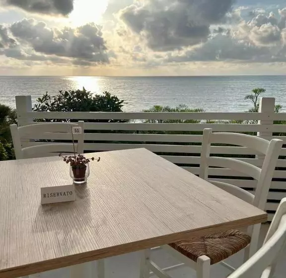 בית מלון כפרי Capo Nettuno