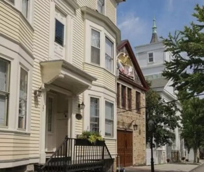 هتل Cleveland House Inn