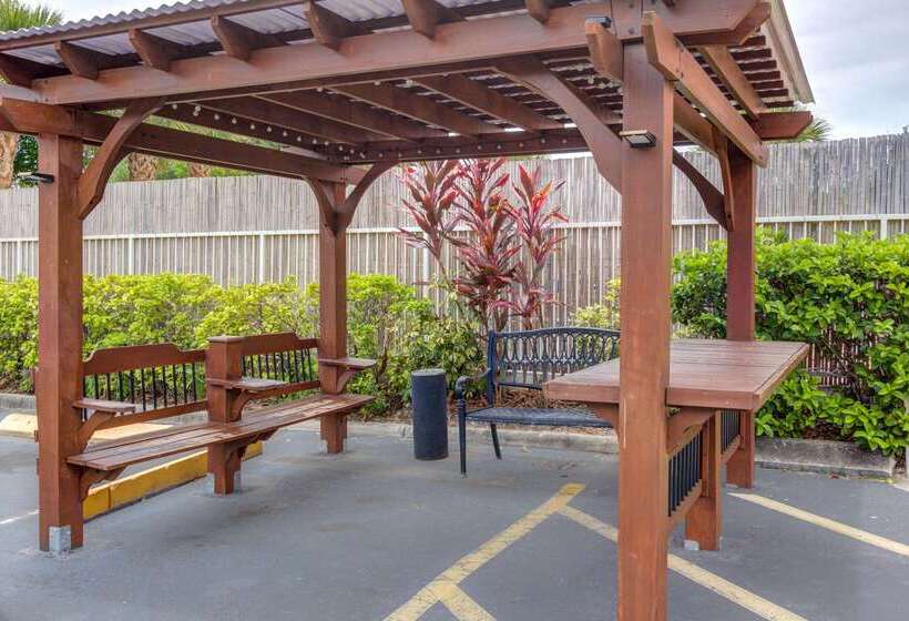 호텔 Comfort Inn St Petersburg North