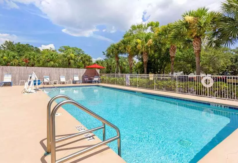 酒店 Comfort Inn St Petersburg North