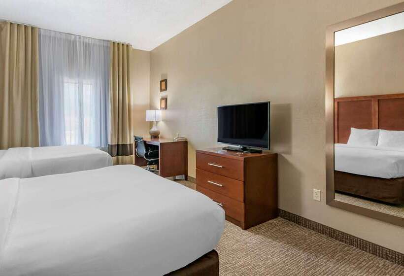 Отель Comfort Inn & Suites St. Louiso Fallon