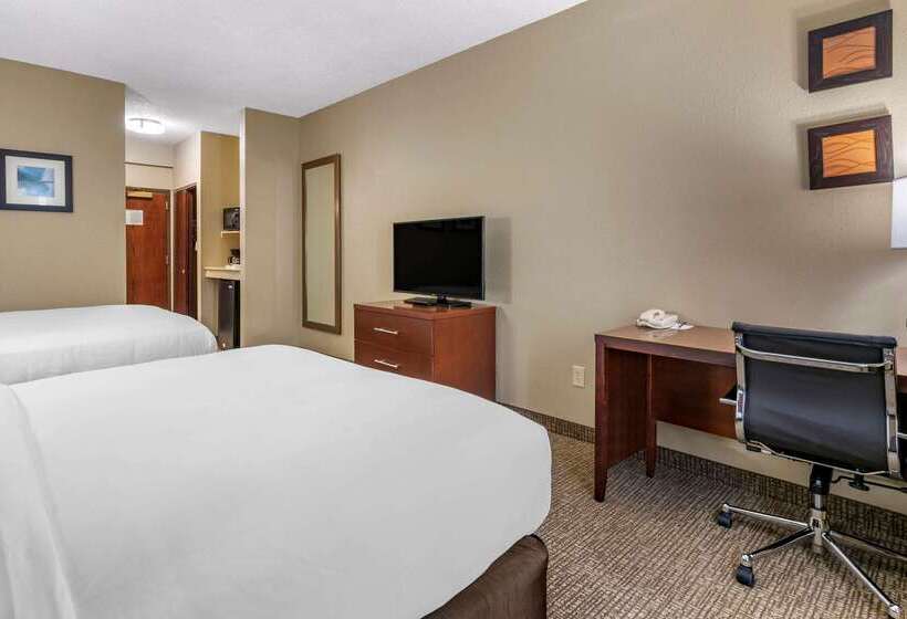 Отель Comfort Inn & Suites St. Louiso Fallon