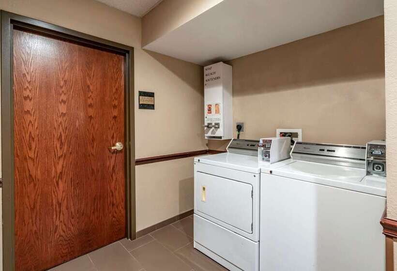 Отель Comfort Inn & Suites St. Louiso Fallon