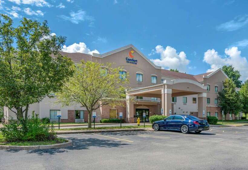Отель Comfort Inn & Suites St. Louiso Fallon