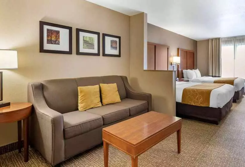 ホテル Comfort Suites Coralville I80