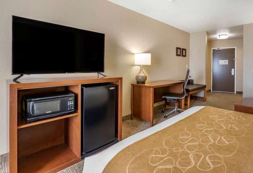 ホテル Comfort Suites Coralville I80