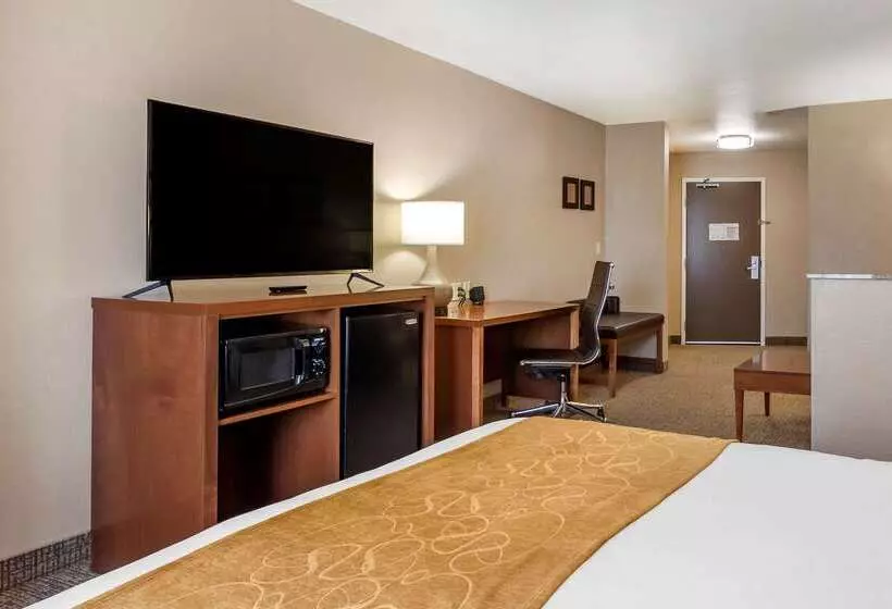 ホテル Comfort Suites Coralville I80