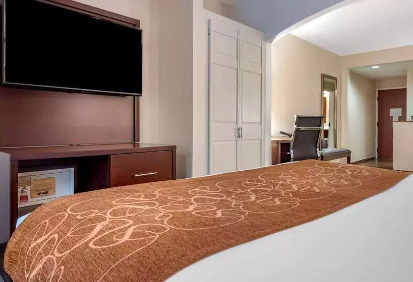 هتل Comfort Suites Near Penn State