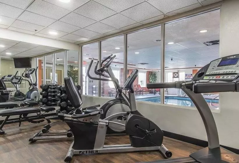 בית מלון כפרי Comfort Suites