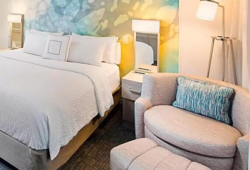 هتل Courtyard By Marriott West Palm Beach Airport