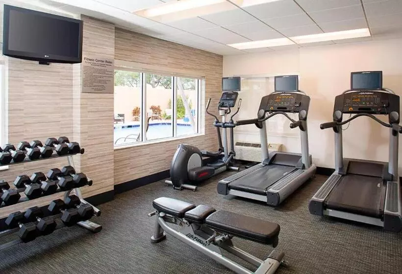 هتل Courtyard By Marriott West Palm Beach Airport