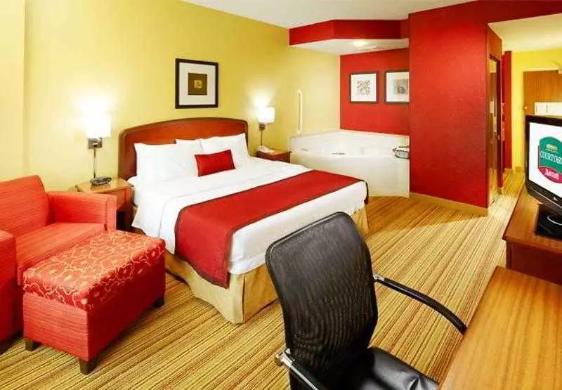 هتل Courtyard By Marriott West Palm Beach Airport