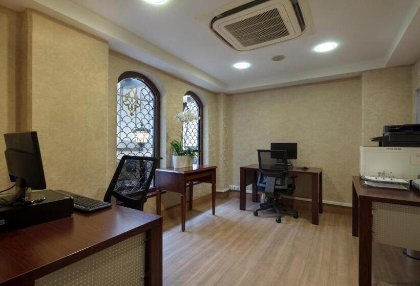 ホテル Crowne Plaza Istanbul Old City, An Ihg