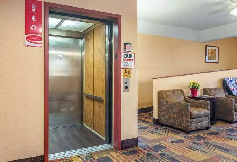 호텔 Econo Lodge Kent Akron West