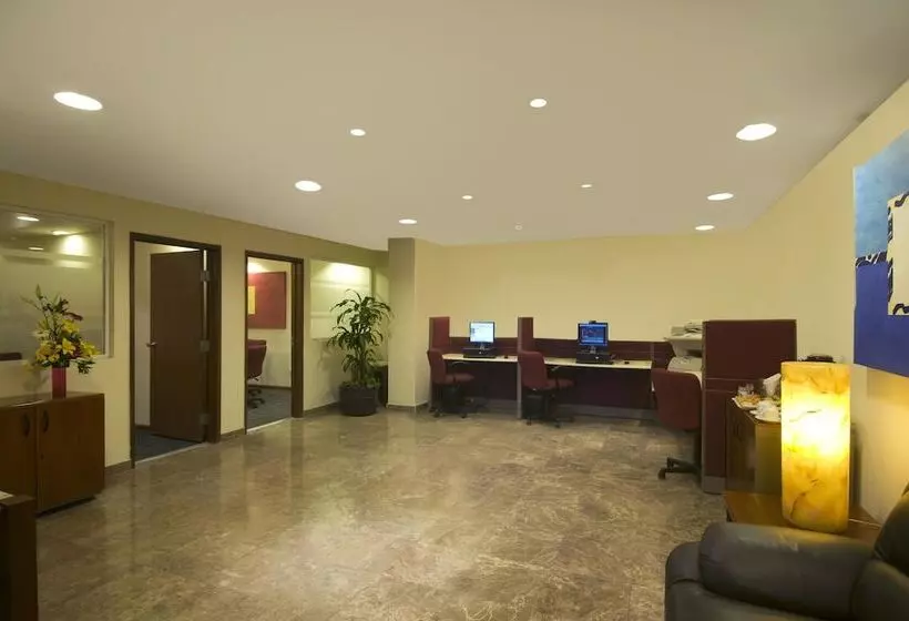 호텔 Fiesta Inn Express Puebla Finsa