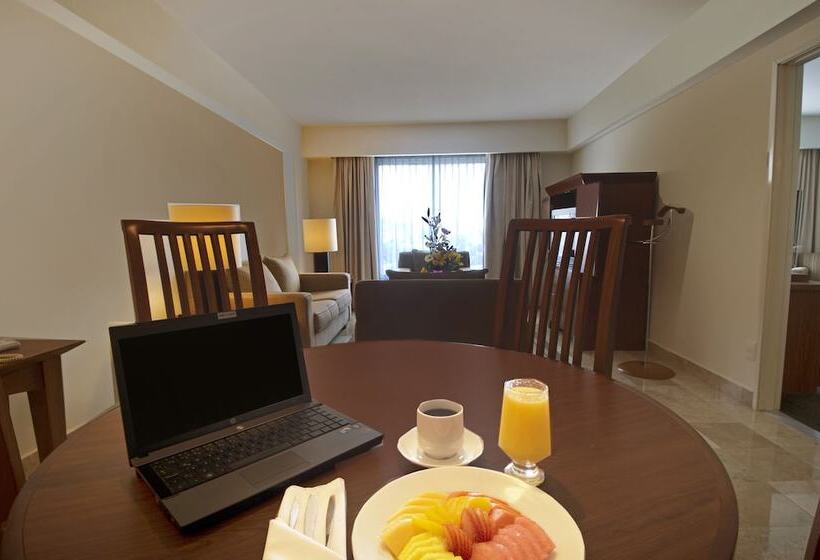 فندق Fiesta Inn Express Puebla Finsa