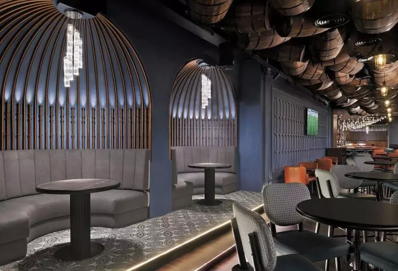 ホテル Holiday Inn Express Dubai Internet City, An Ihg