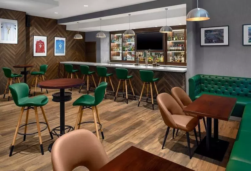 ホテル Holiday Inn Express Dubai Internet City, An Ihg