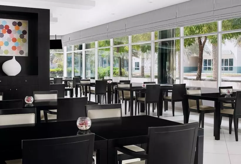 ホテル Holiday Inn Express Dubai Internet City, An Ihg