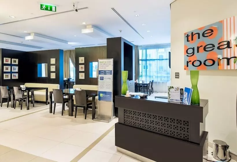 ホテル Holiday Inn Express Dubai Internet City, An Ihg