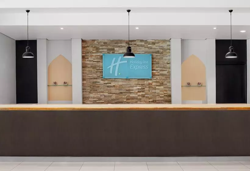 ホテル Holiday Inn Express Dubai Internet City, An Ihg