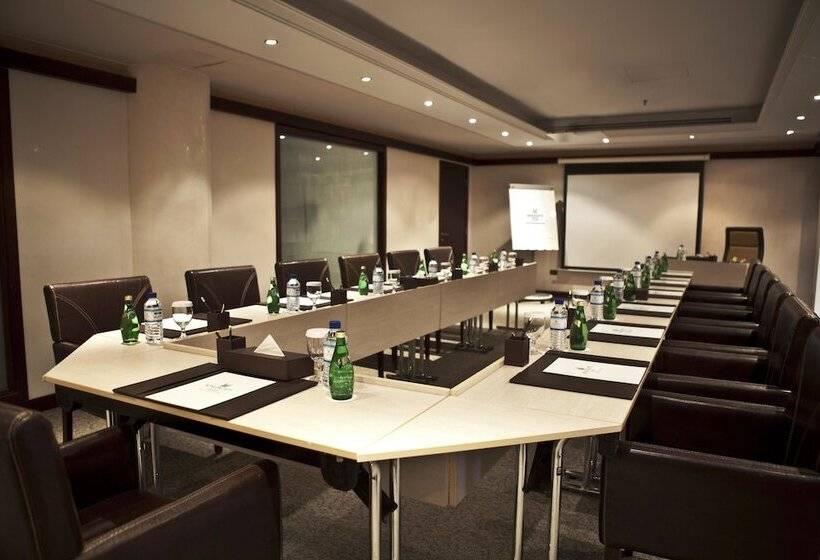 Kingsgate Hotel By Millennium