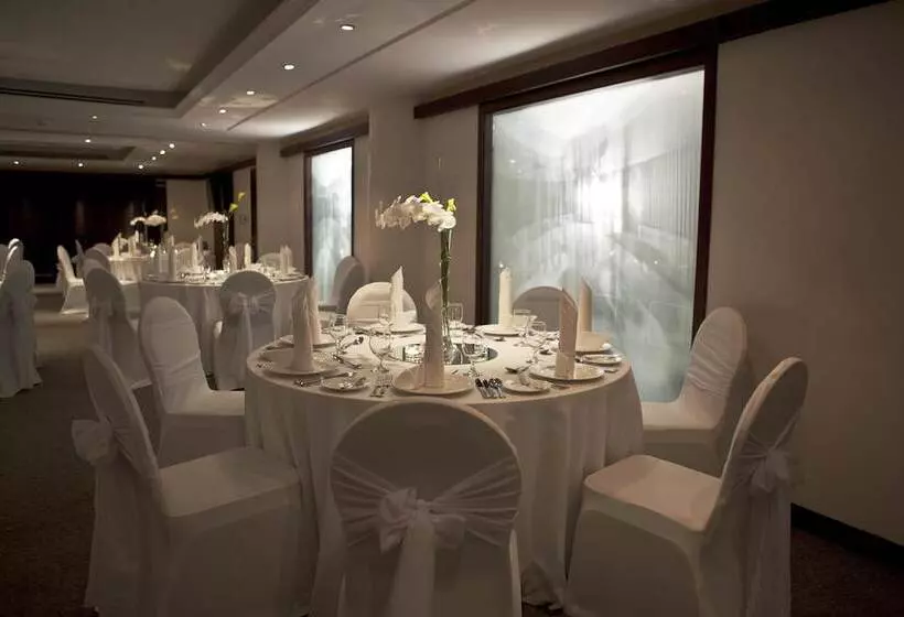 Kingsgate Hotel By Millennium