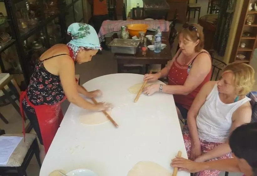 Отель Lapida Garden