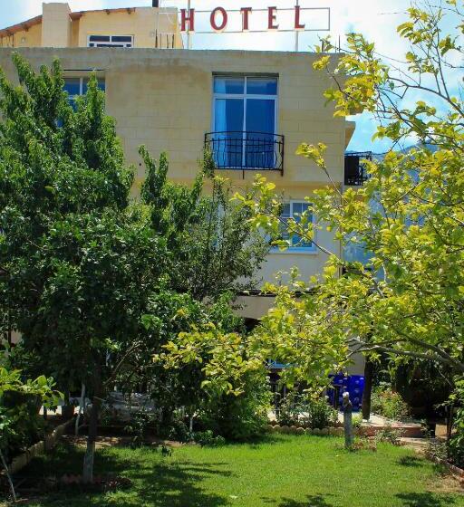 هتل Lapida Garden