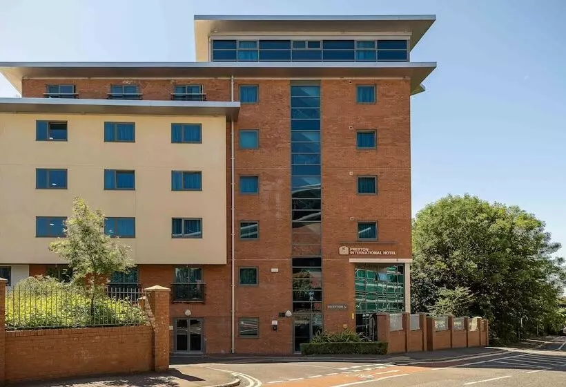 Отель Legacy Preston International