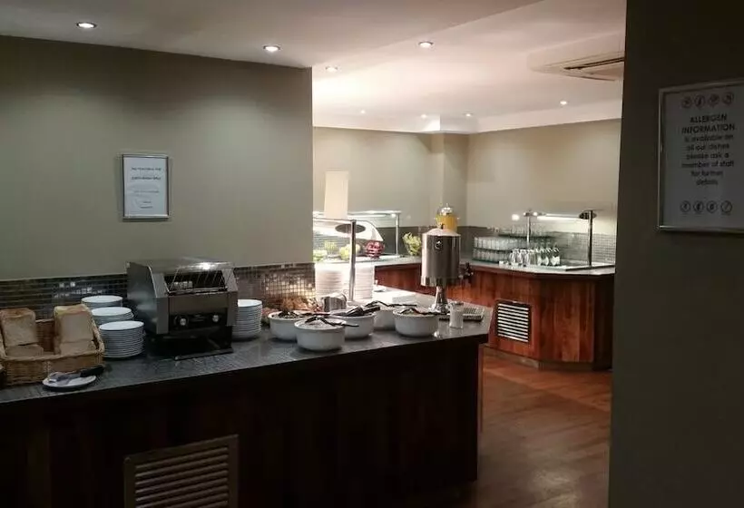 Отель Legacy Preston International