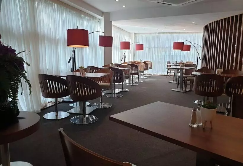 Отель Legacy Preston International