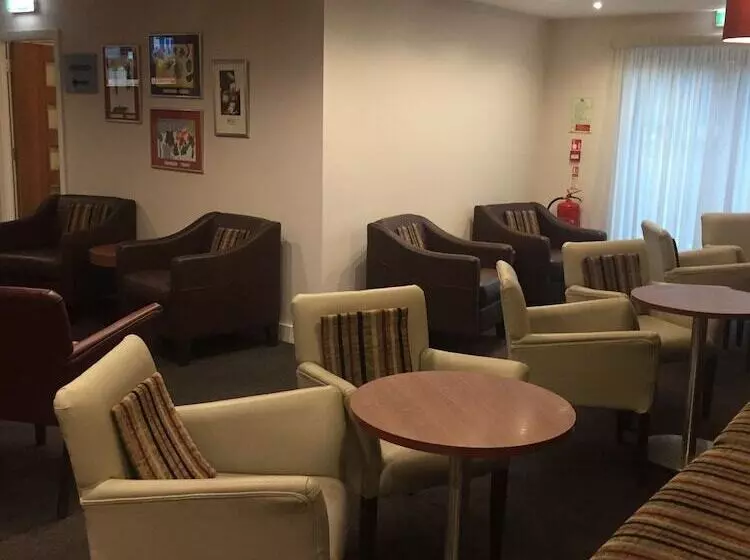 Отель Legacy Preston International