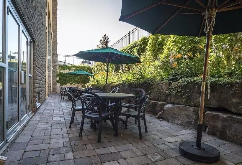 ホテル Monte Carlo Inn Barrie   Newly Renovated