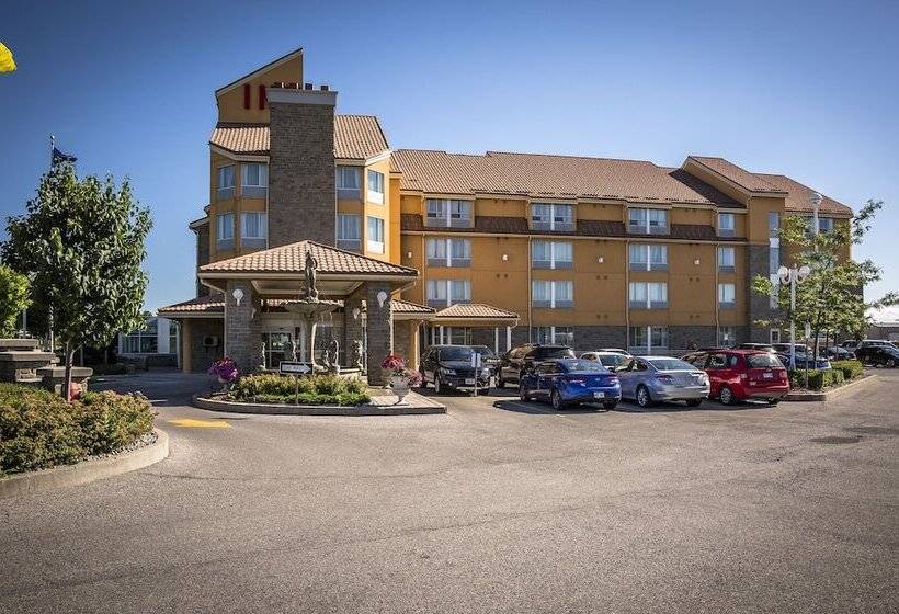 בית מלון כפרי Monte Carlo Inn Barrie   Newly Renovated
