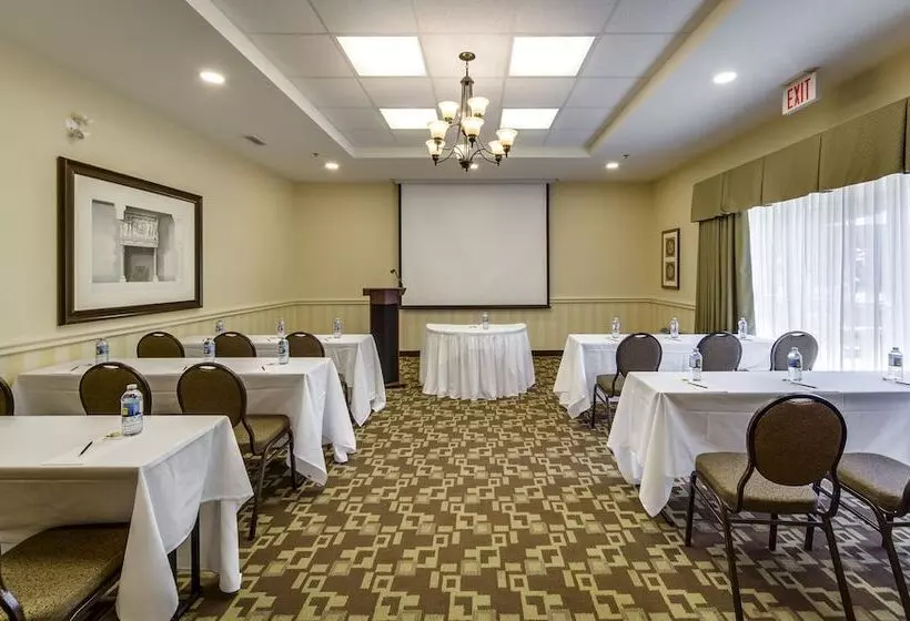 ホテル Monte Carlo Inn Barrie   Newly Renovated