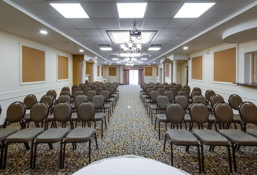 בית מלון כפרי Monte Carlo Inn Barrie   Newly Renovated