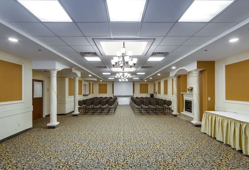 בית מלון כפרי Monte Carlo Inn Barrie   Newly Renovated