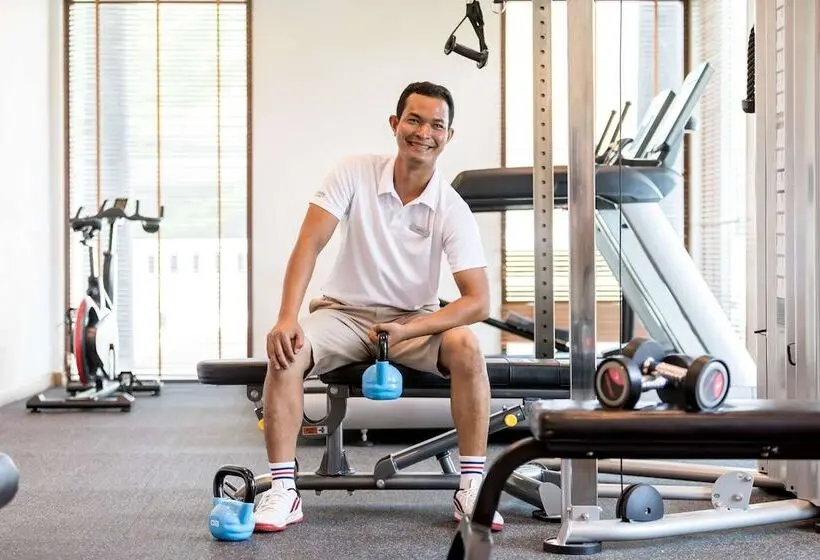 هتل Outrigger Khao Lak Beach Resort